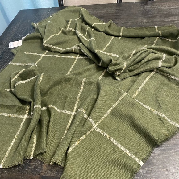 LC Lauren Conrad Grid Plaid Soft Wrap Scarf - Picture 4 of 9